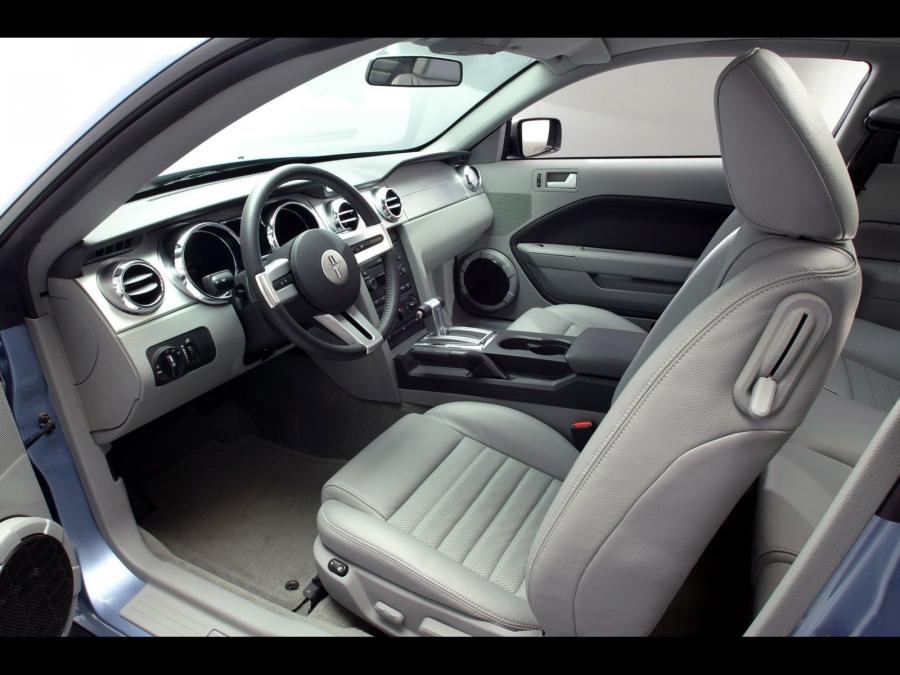  Ford Mustang V6 2005 года  (фото 5 из 15)